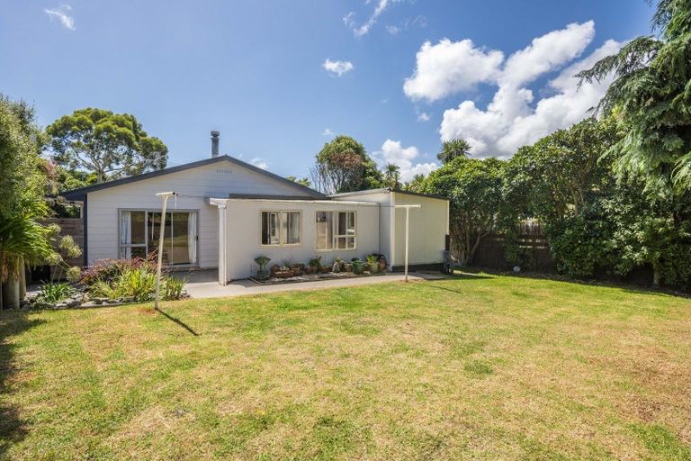 Photo of property in 64 Poplar Avenue, Raumati South, Paraparaumu, 5032