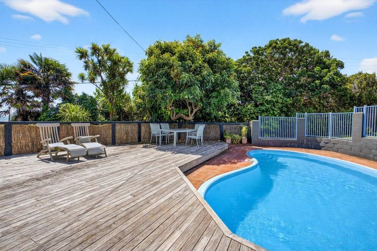 Photo of property in 280a Motutara Road, Muriwai, Waimauku, 0881