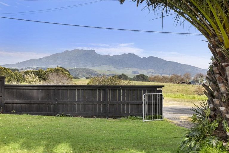 Photo of property in 13 Lorenzen Bay Road, Raglan, 3225
