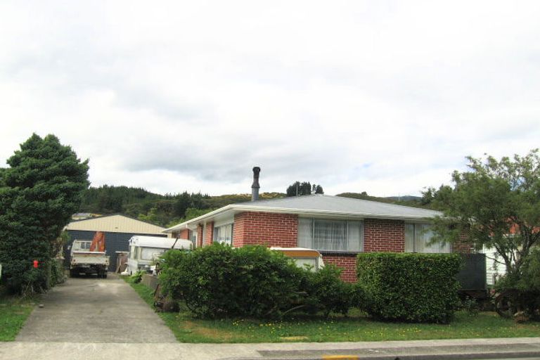 Photo of property in 36 Oregon Drive, Maoribank, Upper Hutt, 5018