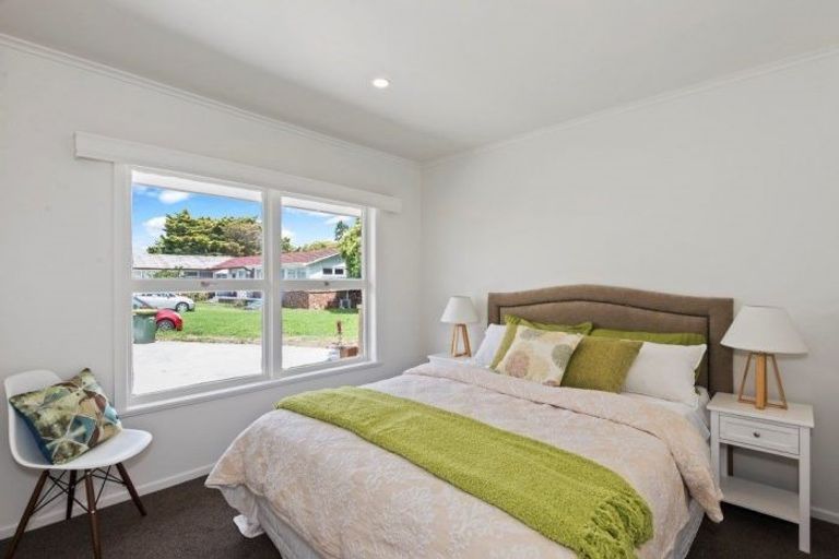Photo of property in 2/35 Shakespeare Road, Milford, Auckland, 0620