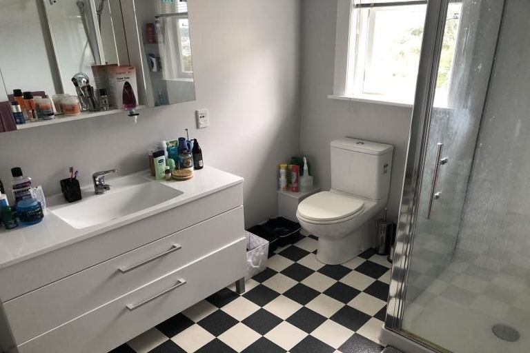 Photo of property in 9 Wadestown Road, Wadestown, Wellington, 6012