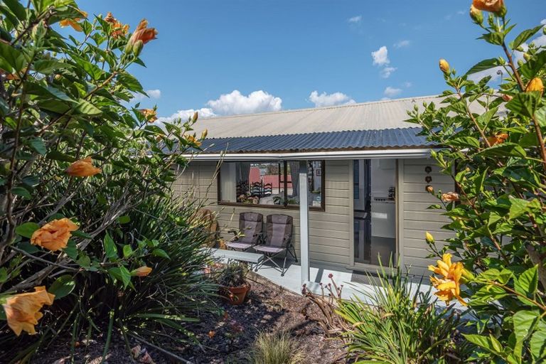Photo of property in 12 Da Vinci Place, West Harbour, Auckland, 0618