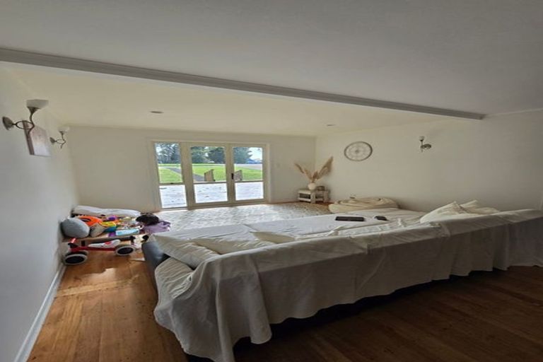 Photo of property in 17 Collingwood Road, Waiuku, 2123