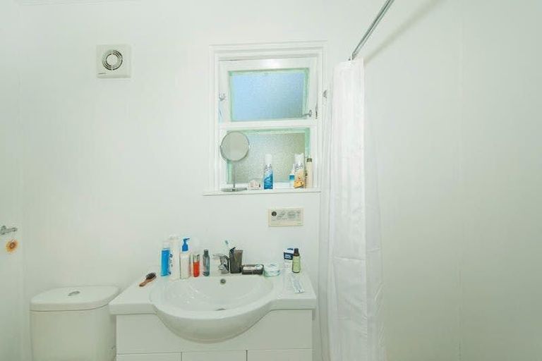 Photo of property in 24 Ludlam Crescent, Woburn, Lower Hutt, 5010