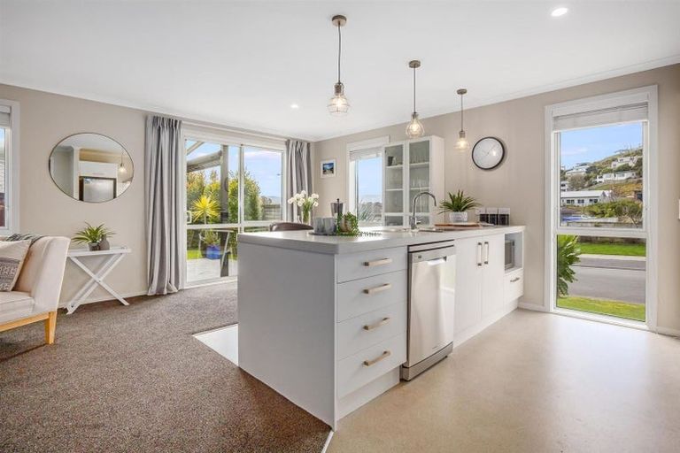 Photo of property in 11 Banks Boulevard, Whitby, Porirua, 5024