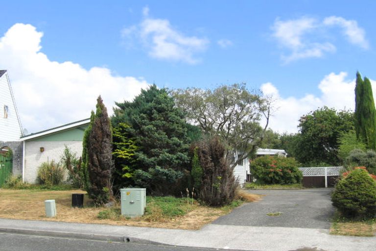 Photo of property in 11 Roband Crescent, Brown Owl, Upper Hutt, 5018
