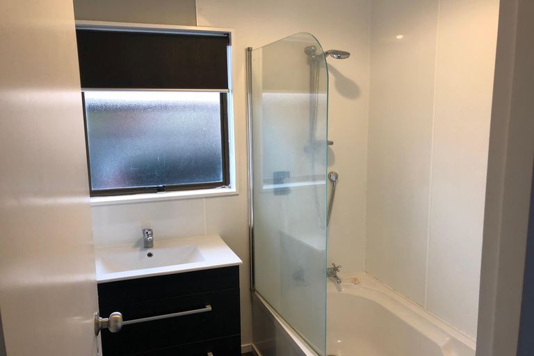 Photo of property in 37 Suzanne Grove, Kelvin Grove, Palmerston North, 4414