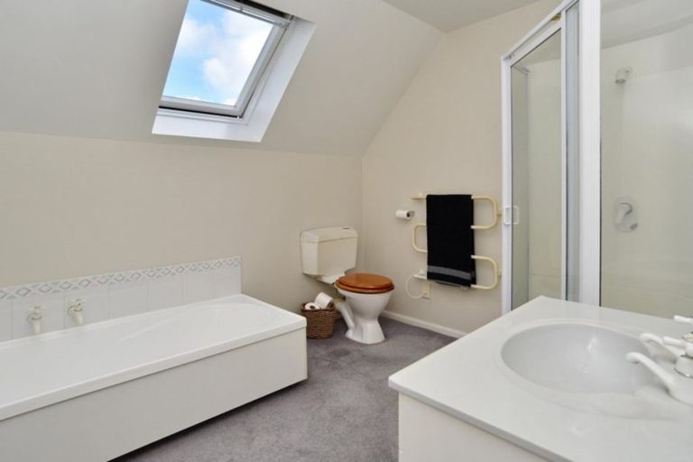 Photo of property in 21 Condell Avenue, Papanui, Christchurch, 8053