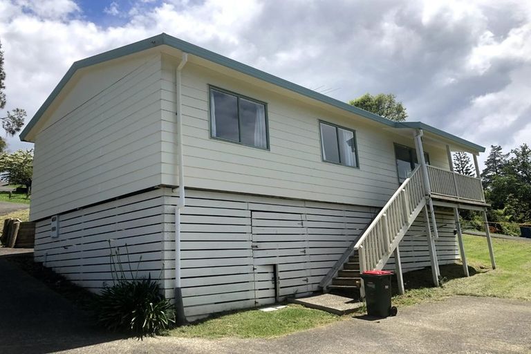 Photo of property in 85 Fairclough Road, Beach Haven, Auckland, 0626