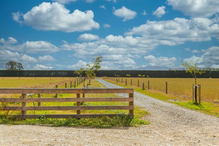 Photo of property in 1009 Wolffs Road, West Eyreton, Rangiora, 7476