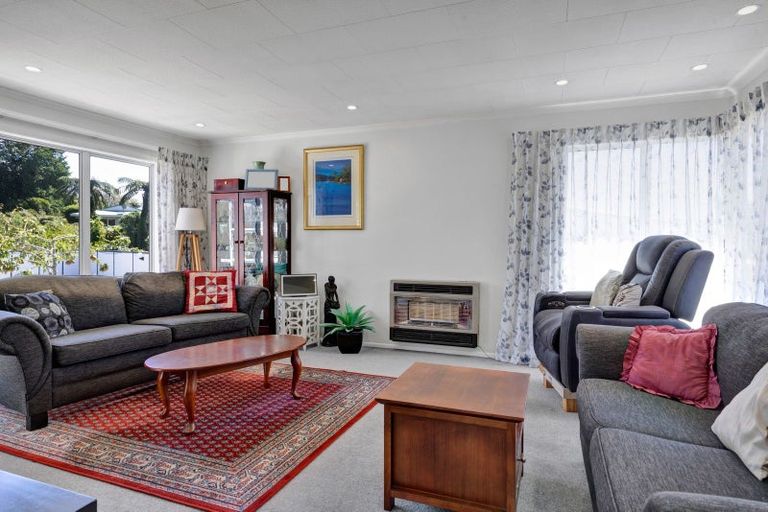 Photo of property in 8 Mahoe Street, Strandon, New Plymouth, 4312