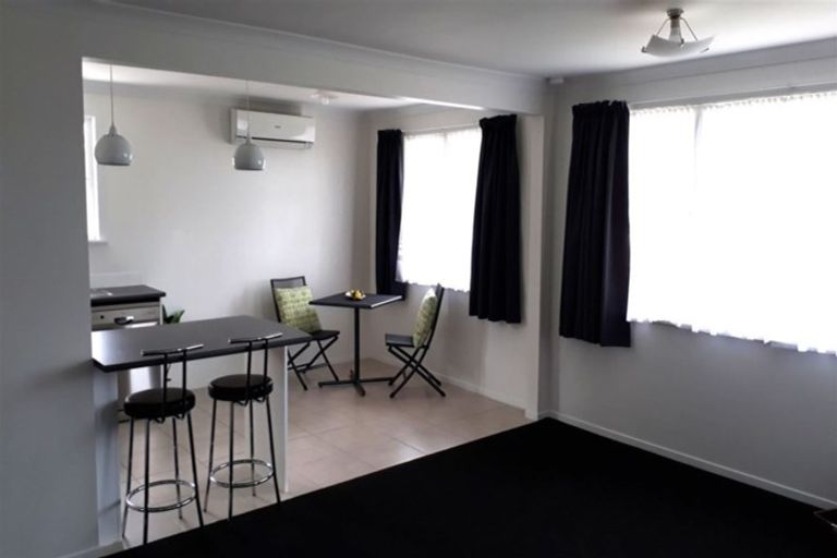 Photo of property in 41 Ruamahanga Crescent, Terrace End, Palmerston North, 4410