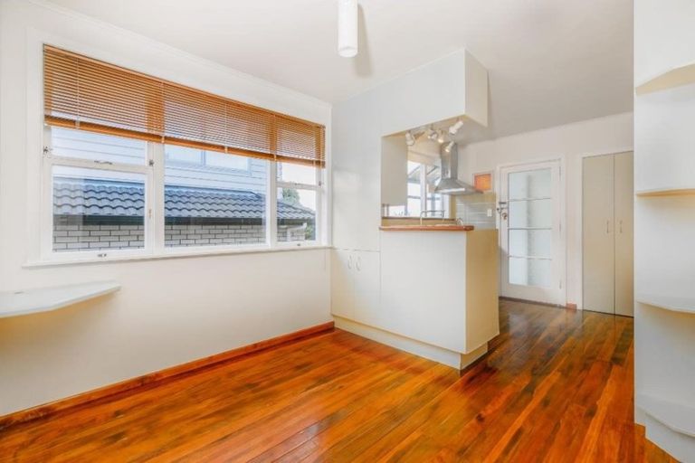Photo of property in 22 Cron Avenue, Te Atatu South, Auckland, 0610