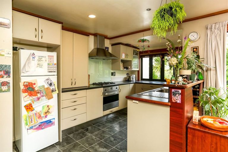 Photo of property in 28 Bulteel Street, New Plymouth, 4310