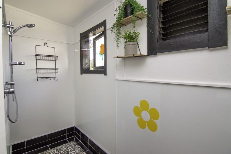 Photo of property in 320 Featherston Street, Palmerston North, 4410