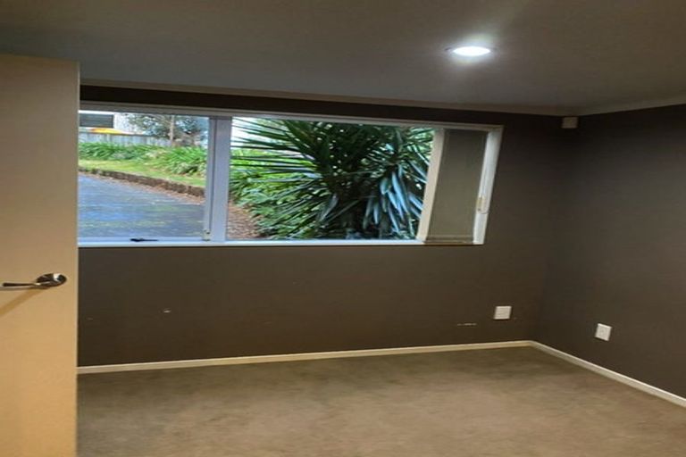 Photo of property in 57 View Road, Henderson, Auckland, 0612