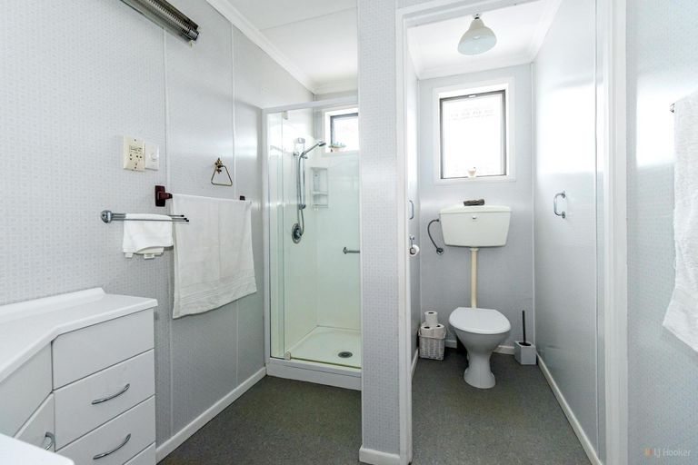 Photo of property in 5-5a Rugby Street, Waimate, 7924