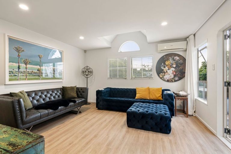 Photo of property in 1/35 Newhaven Terrace, Mairangi Bay, Auckland, 0630