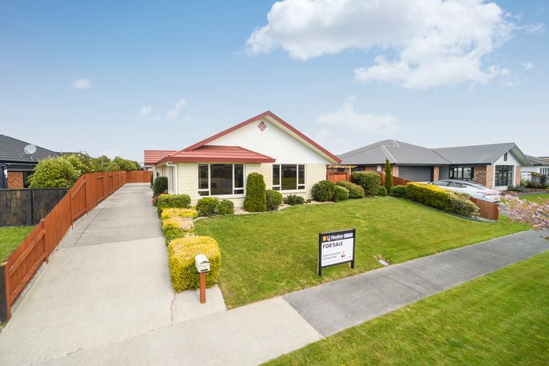 Photo of property in 22 Meridian Grove, Kelvin Grove, Palmerston North, 4414