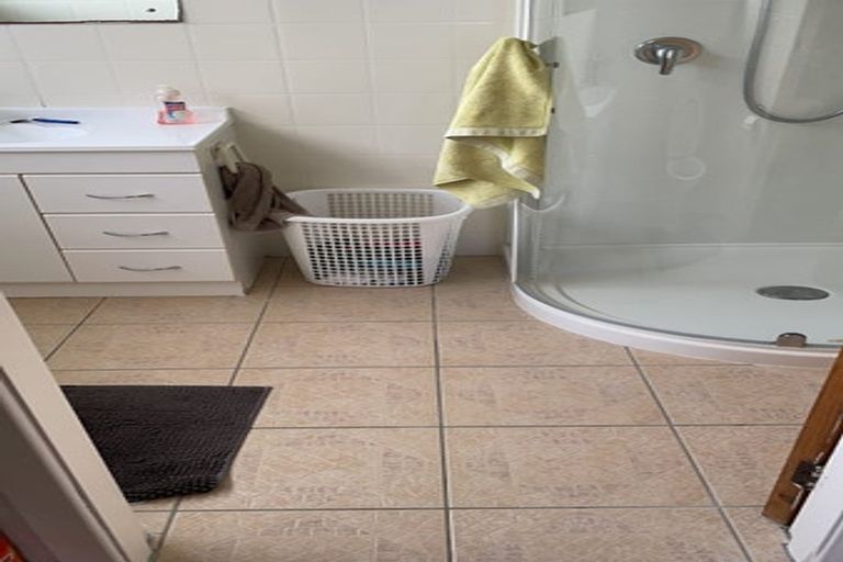 Photo of property in 61a Baylands Drive, Newlands, Wellington, 6037