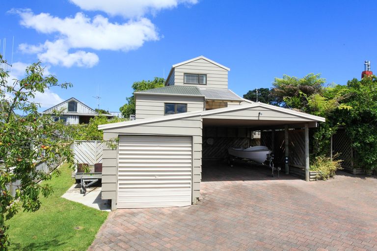 Photo of property in 28 James Street, Raglan, 3225