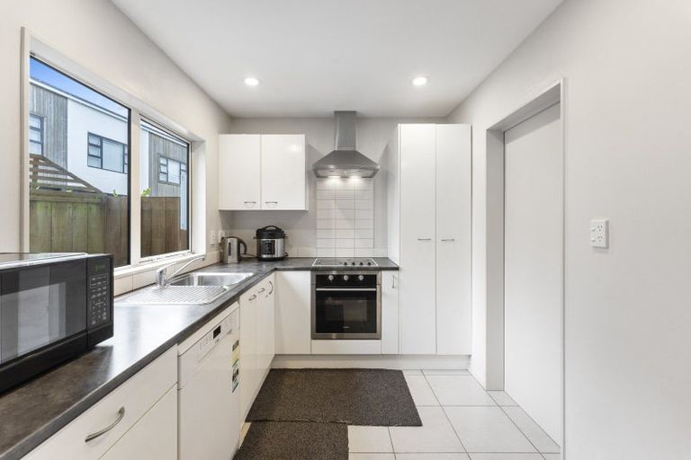 Photo of property in 2/8 Waldie Grove, Avalon, Lower Hutt, 5011