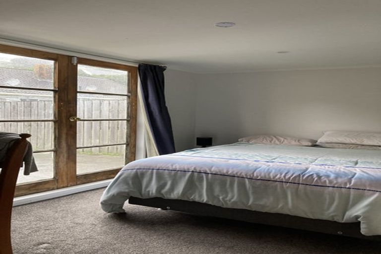 Photo of property in 32 Glamis Avenue, Strathmore Park, Wellington, 6022