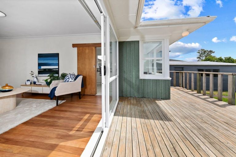 Photo of property in 137 Henderson Valley Road, Henderson, Auckland, 0612