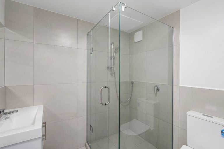 Photo of property in 1c/4045 Great North Road, Glen Eden, Auckland, 0602