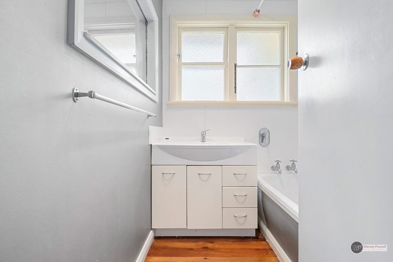 Photo of property in 10 Clement Grove, Taita, Lower Hutt, 5011