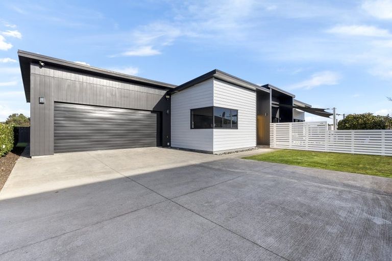 Photo of property in 23 Dreaver Drive, Waitara, 4320