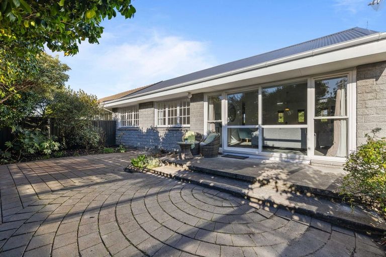 Photo of property in 2/75 Garreg Road, Bryndwr, Christchurch, 8052