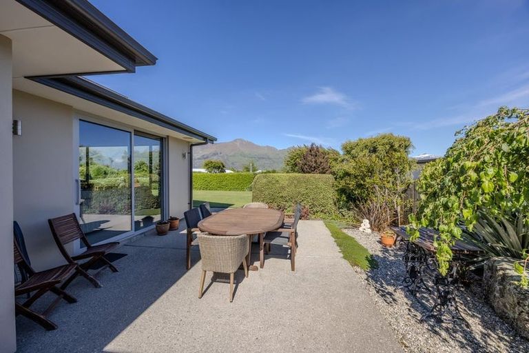 Photo of property in 5 Centre Crescent, Wanaka, 9305