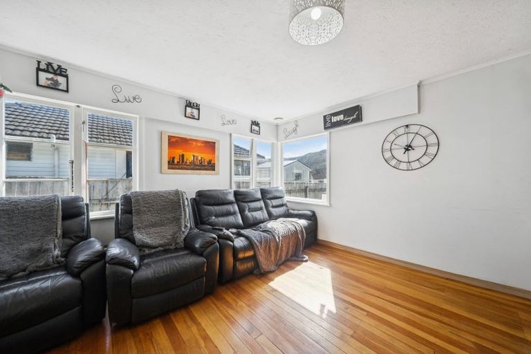 Photo of property in 203 Wellington Road, Wainuiomata, Lower Hutt, 5014