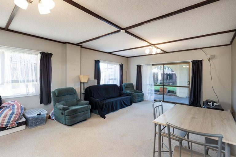 Photo of property in 20a John Guthrie Place, Merrilands, New Plymouth, 4312