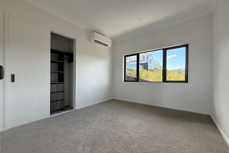 Photo of property in 30 Ridgehill Rise, Flat Bush, 2019