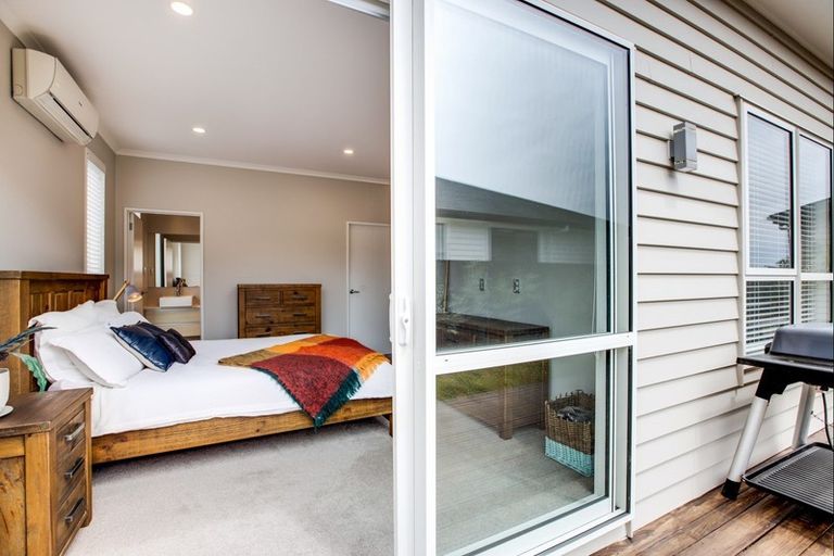 Photo of property in 15 Remana Crescent, Huapai, Kumeu, 0810