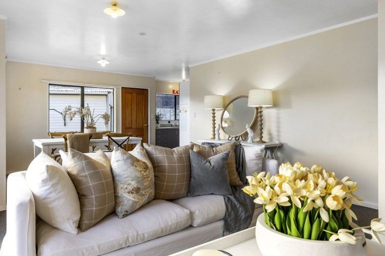 Photo of property in 33 Sunset Street, Hilltop, Taupo, 3330