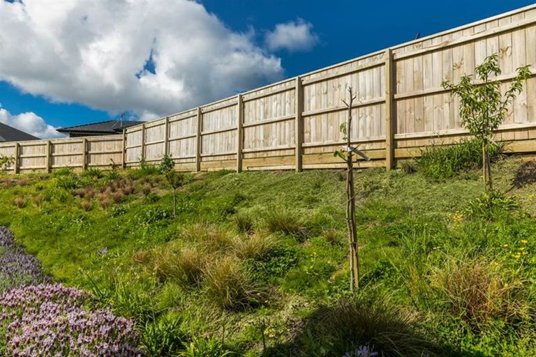 Photo of property in 13 Remana Crescent, Huapai, Kumeu, 0810