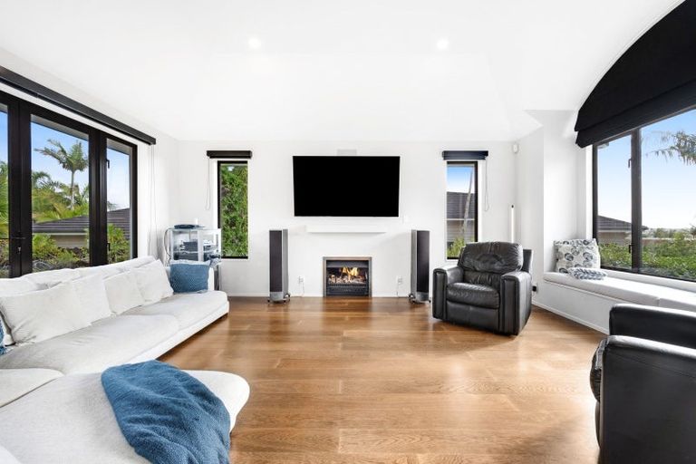 Photo of property in 7 Kerridge Close, Shamrock Park, Auckland, 2016