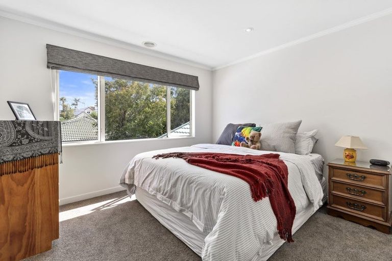 Photo of property in 26 Bundoran Way, Pinehill, Auckland, 0632