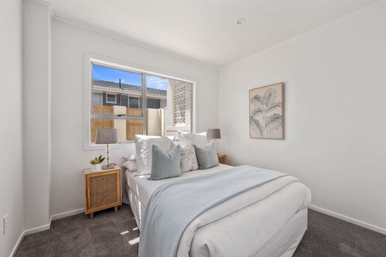 Photo of property in 68 Weatherly Road, Torbay, Auckland, 0630