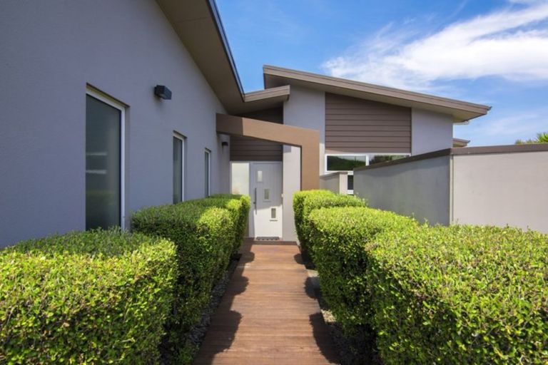 Photo of property in 24 Glentui Place, Waikawa, Picton, 7220