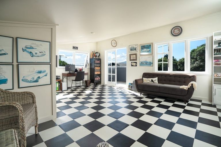 Photo of property in 33 Tainui Street, Raumati Beach, Paraparaumu, 5032