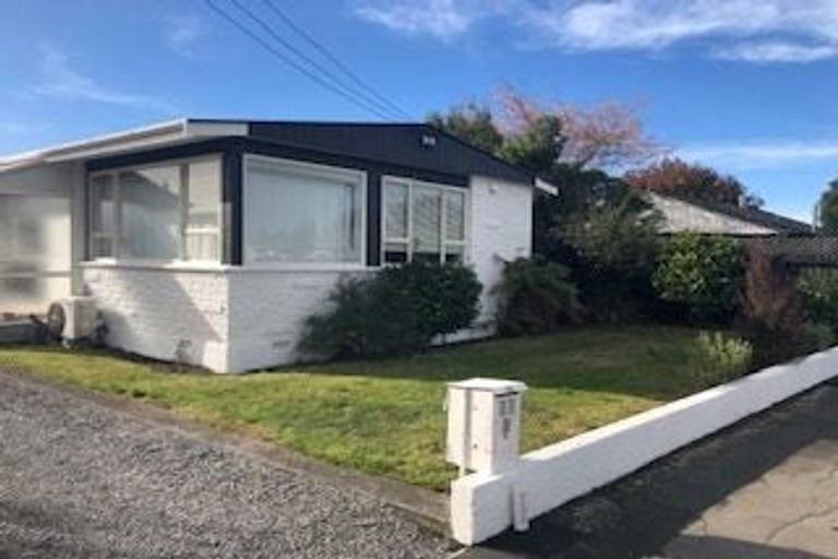 Photo of property in 1/25 Prestons Road, Redwood, Christchurch, 8051