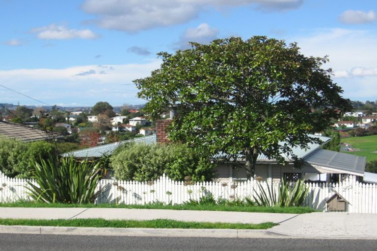 Photo of property in 253 Glengarry Road, Glen Eden, Auckland, 0602
