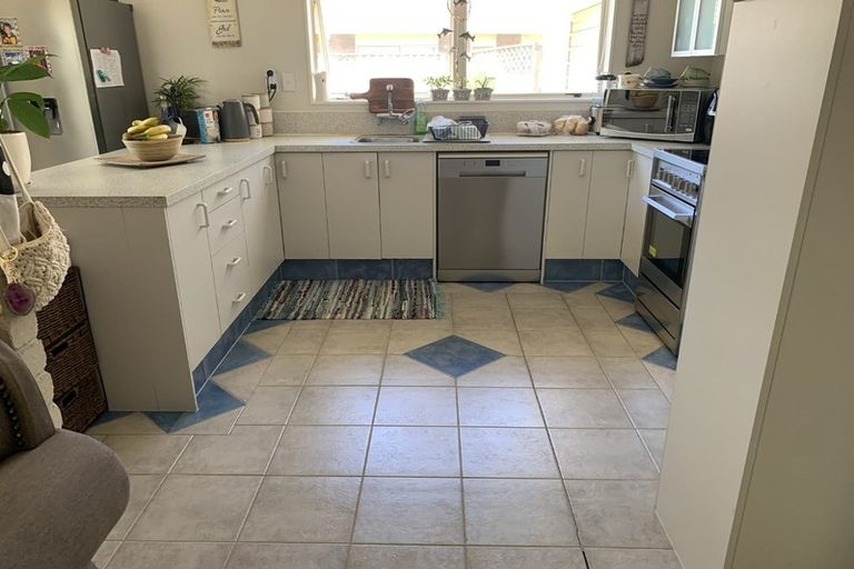 Photo of property in 90 Evans Road, Papamoa Beach, Papamoa, 3118