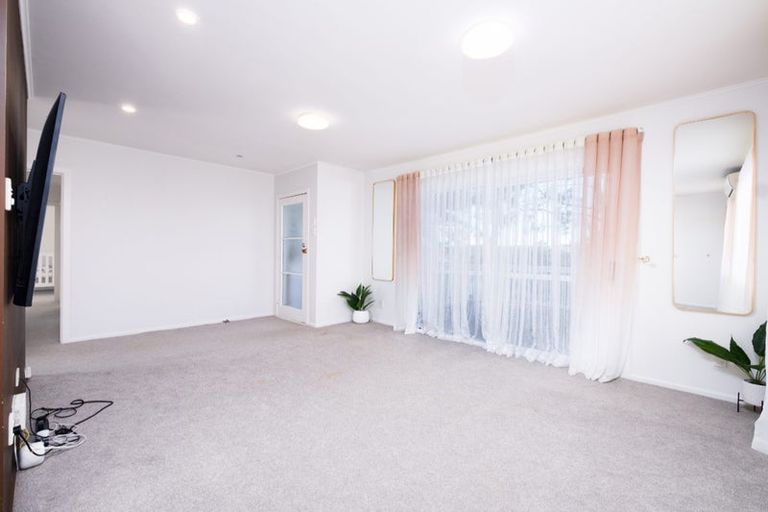 Photo of property in 116 Ennis Avenue, Pakuranga Heights, Auckland, 2010
