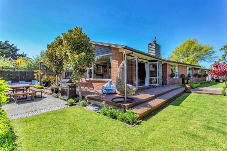 Photo of property in 2 Guinness Crescent, Ilam, Christchurch, 8041